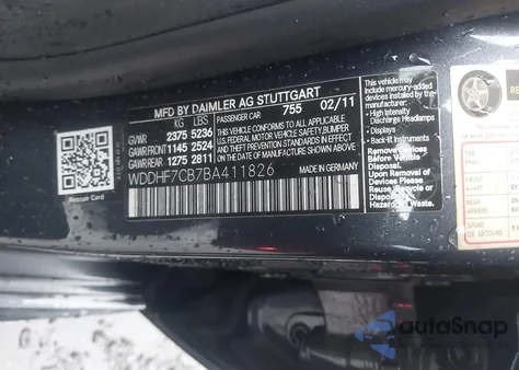 2011 Mercedes-Benz E 550 z USA, uszkodzony, nr VIN WDDHF7CB7BA411826